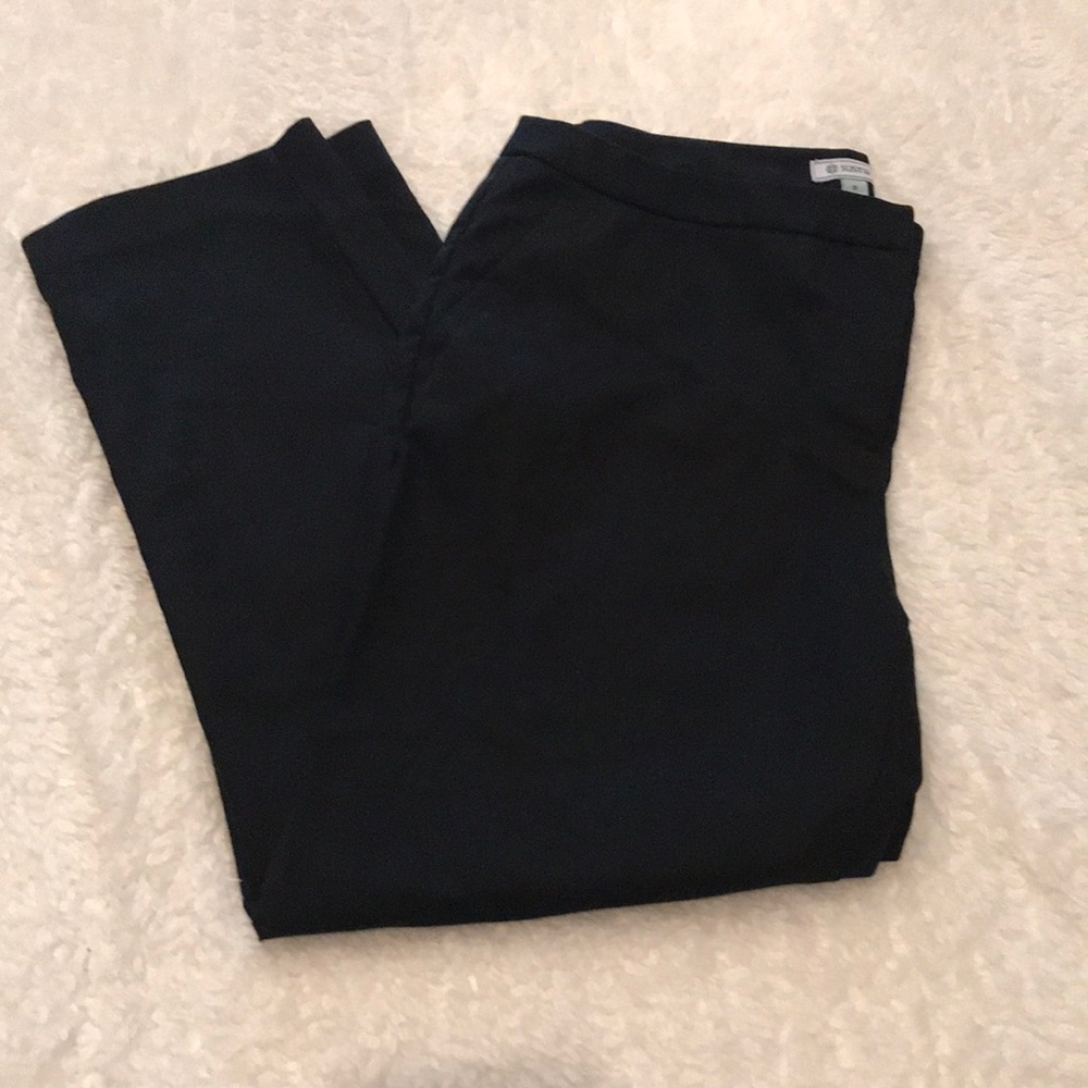 Crop pants ๐ - Picture 2 of 4